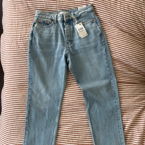Never worn- Mango Straight Jeans Light Wash - Picture 1 of 5
